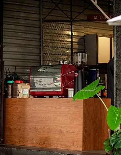 Không gian quán Chi nhánh Xưởng Tư Búa